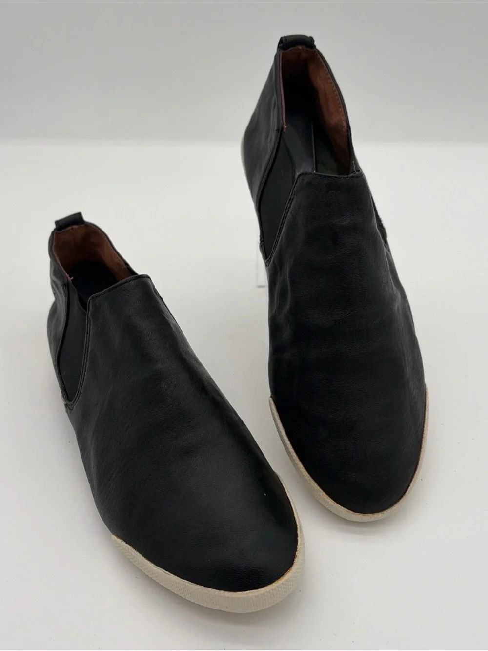 FRYE Leather Melanie Chelsea Booties Black Travel  Size 7.5